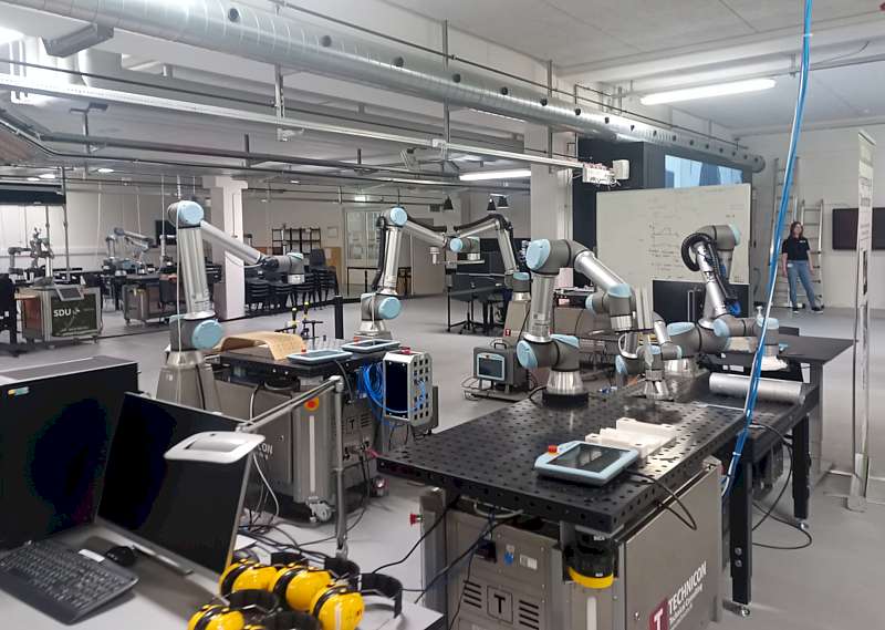 Лаборатория по биомедицински роботи в университета SDU